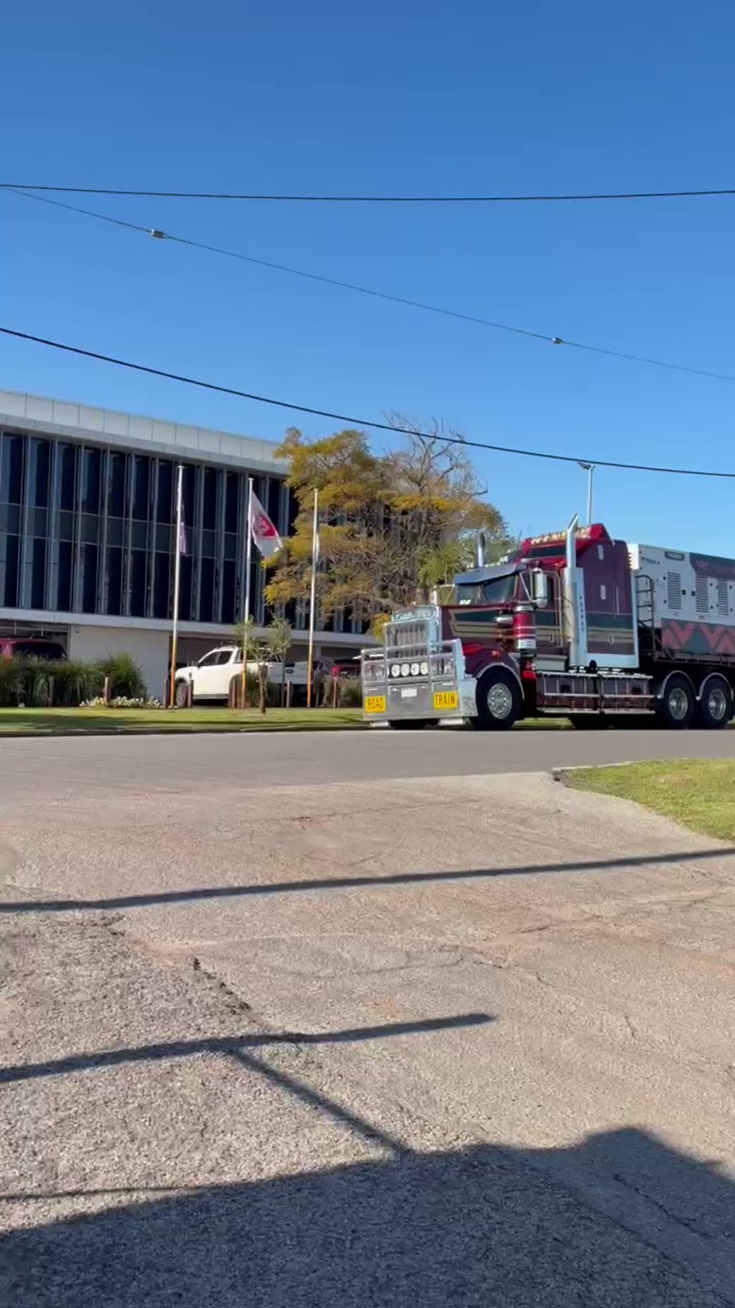 G&S Hannah Transport Kenworth carrying an industrial generator set on the Perth to Brisbane run.